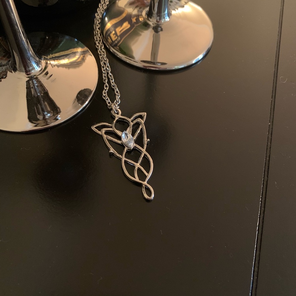 Silver Elven Lord Of The Rings Necklace - Picture 2 of 2